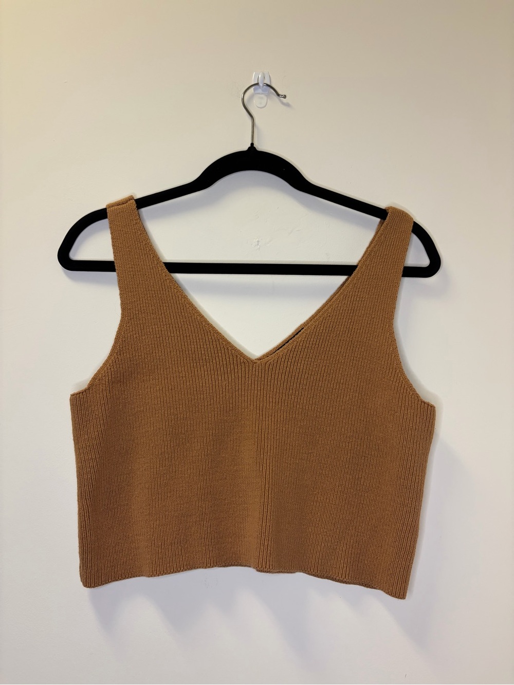 House of Harlow 1960 Camel Ribbed Knit V-Neck Crop Tank – Size Large for Fall